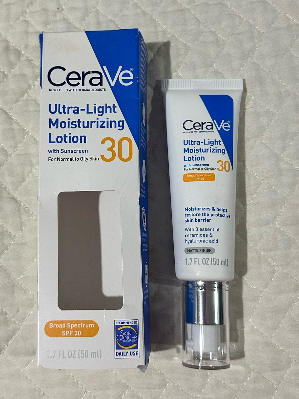 Cera Ve- Ultra Light moisturizer lotion